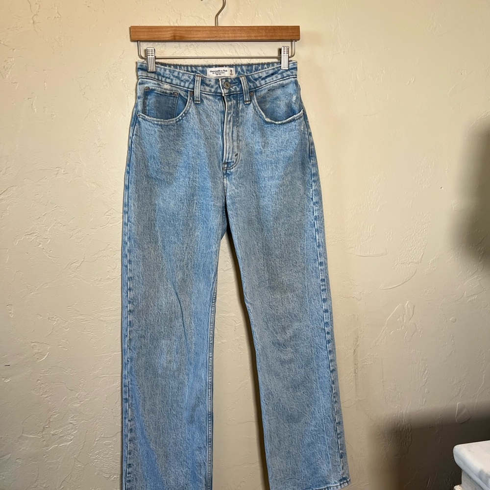 Abercrombie & Fitch Straight Leg Jeans Size 26 High Rise Light Wash